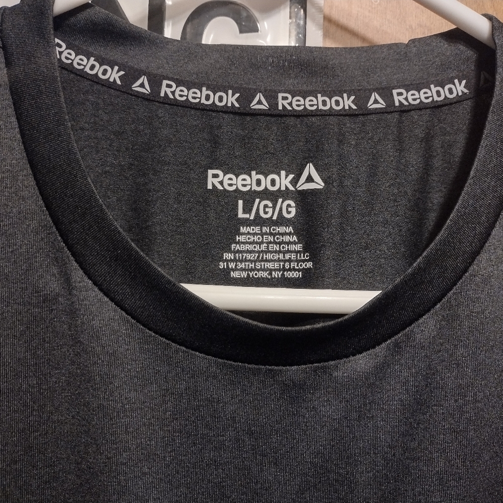 Men's Reebok DriFit T-shirt - Picture 3 of 3